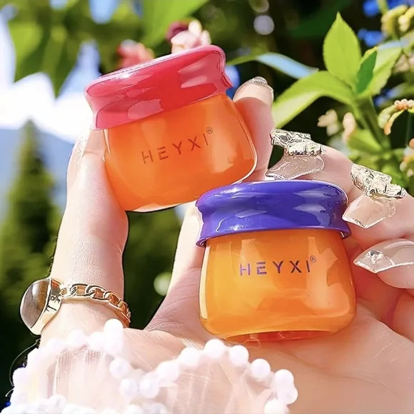 🎉🎉Trending🎉🎉 Two Piece Lip Gloss And Mask Honey Pot With Applicator! - Picture 2 of 9